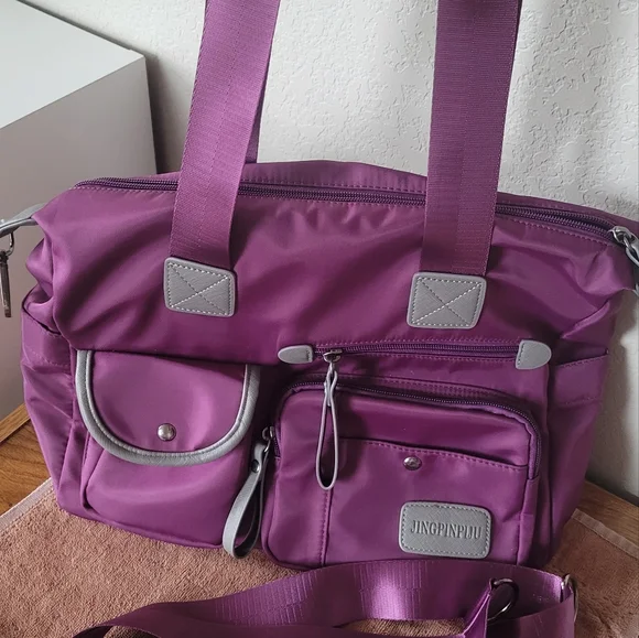 New lady's handbag. - Picture 1 of 12